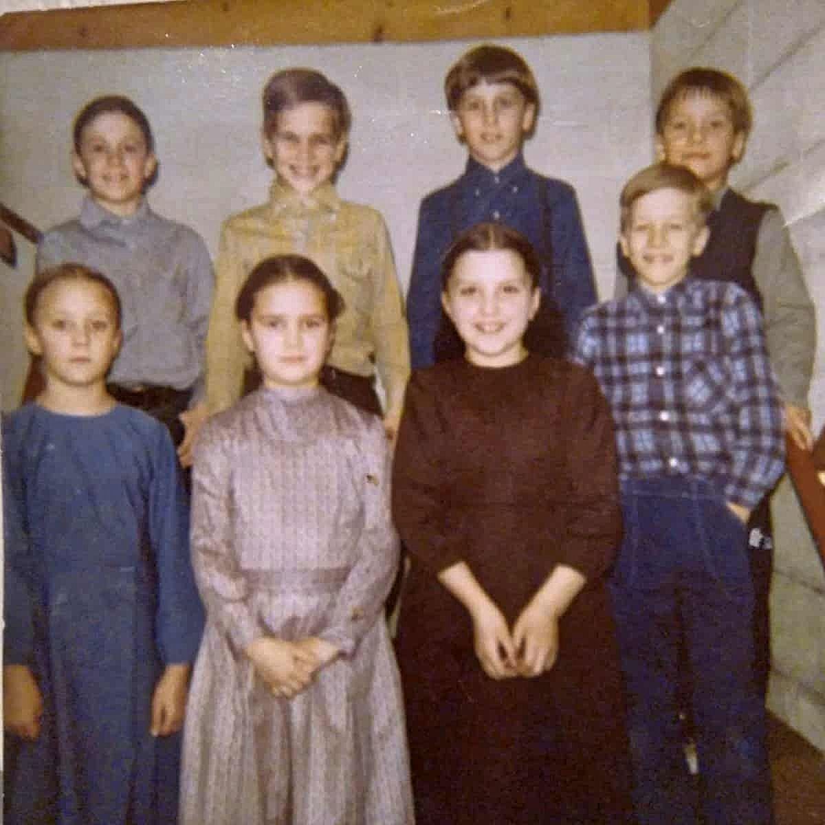 my 2nd grade school picture of Amish and Mennonite kids