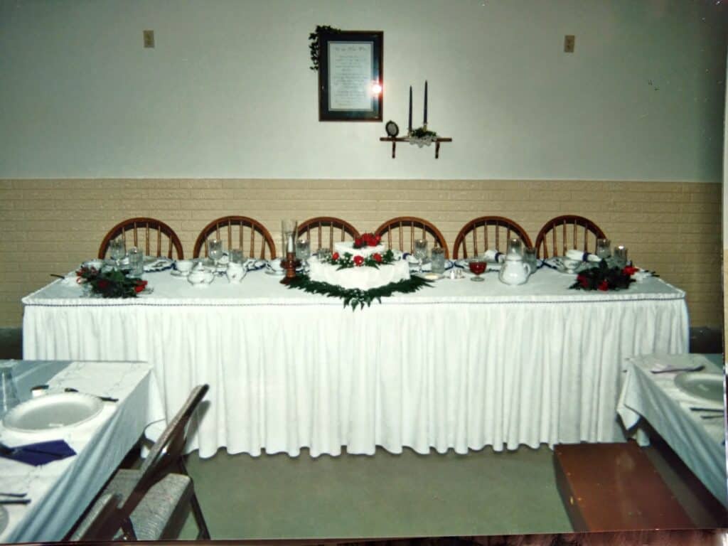 Amish wedding table
