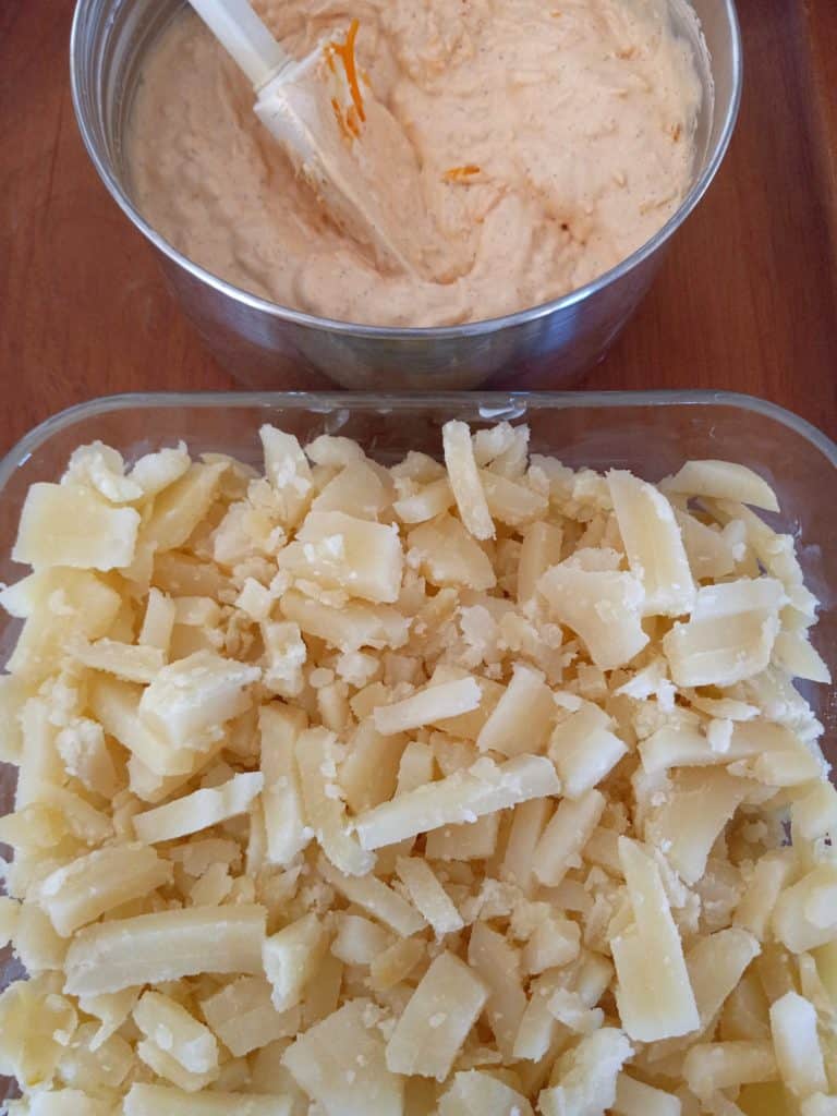 cut potato shreds and sauce