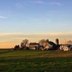 Amish-farm-in-the-countryside