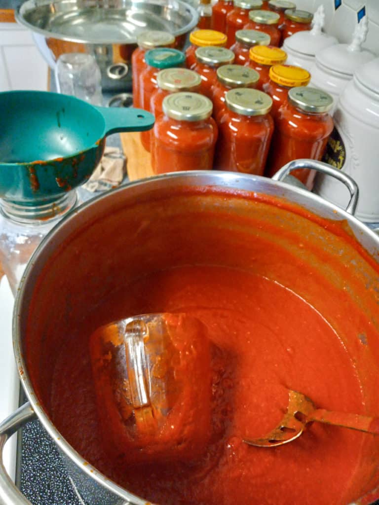 canning jars of homemade pizza sauce