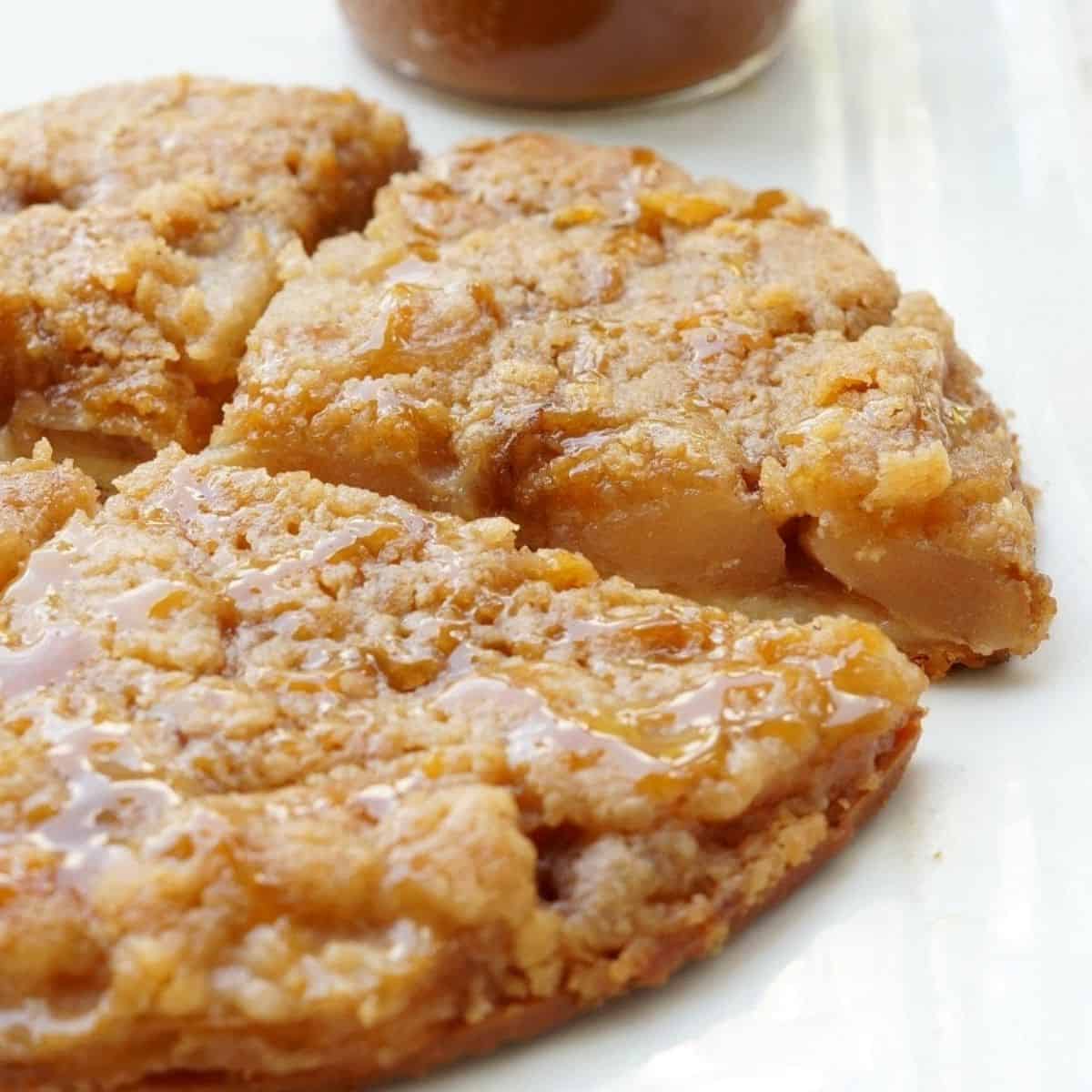 slices of apple pie dessert pizza.