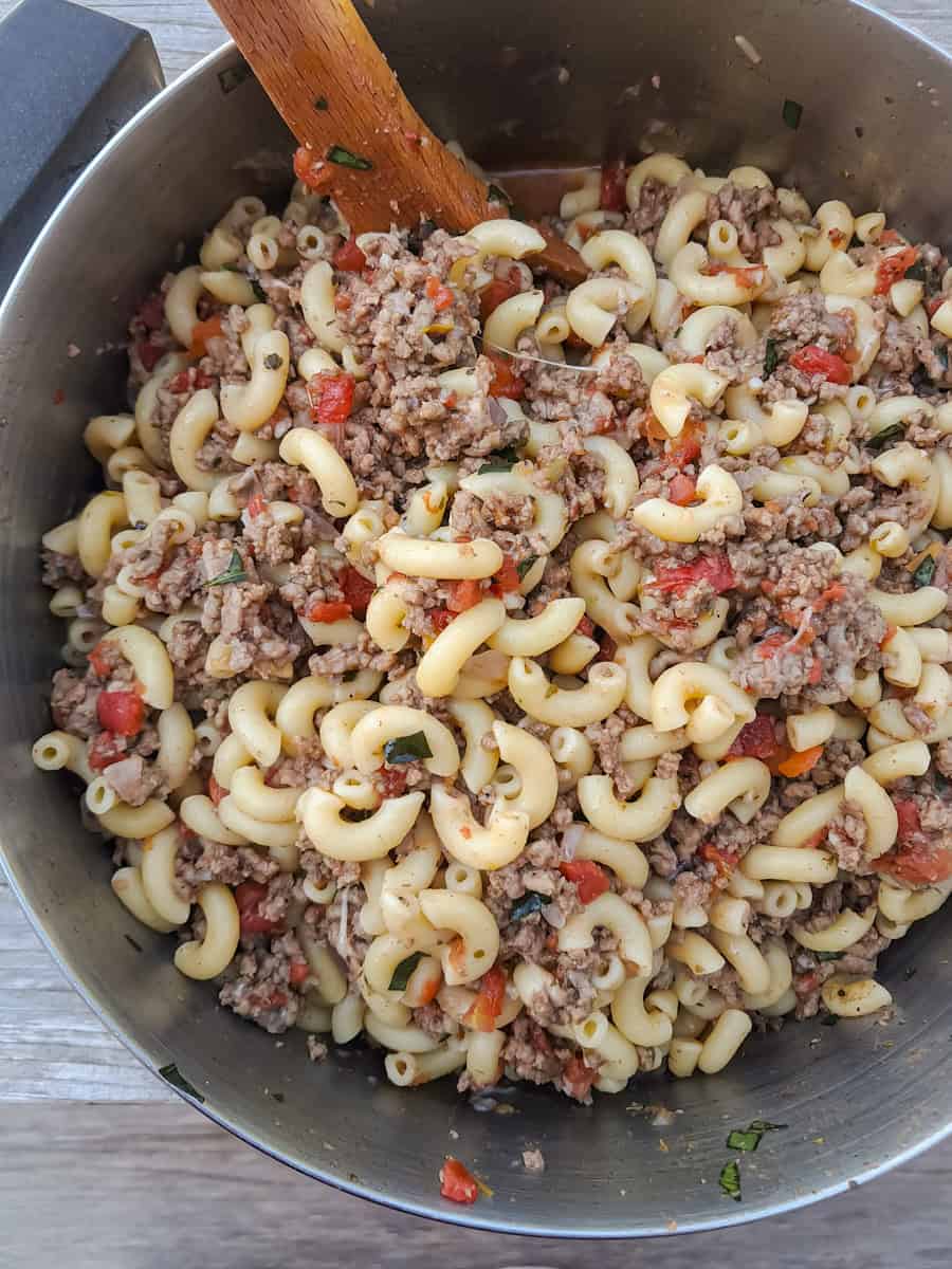 a big pot of beefy tomato amd macaroni ready to eat.